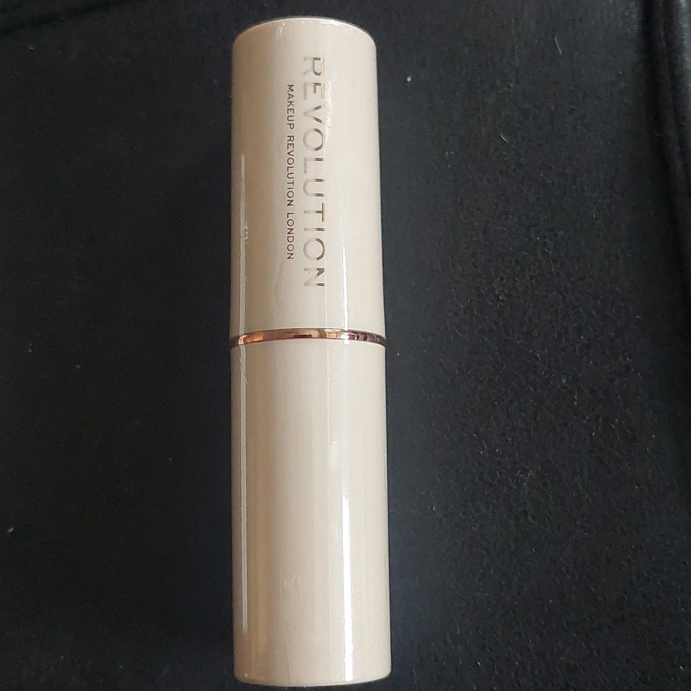 New makeup revolution foundation stick F17